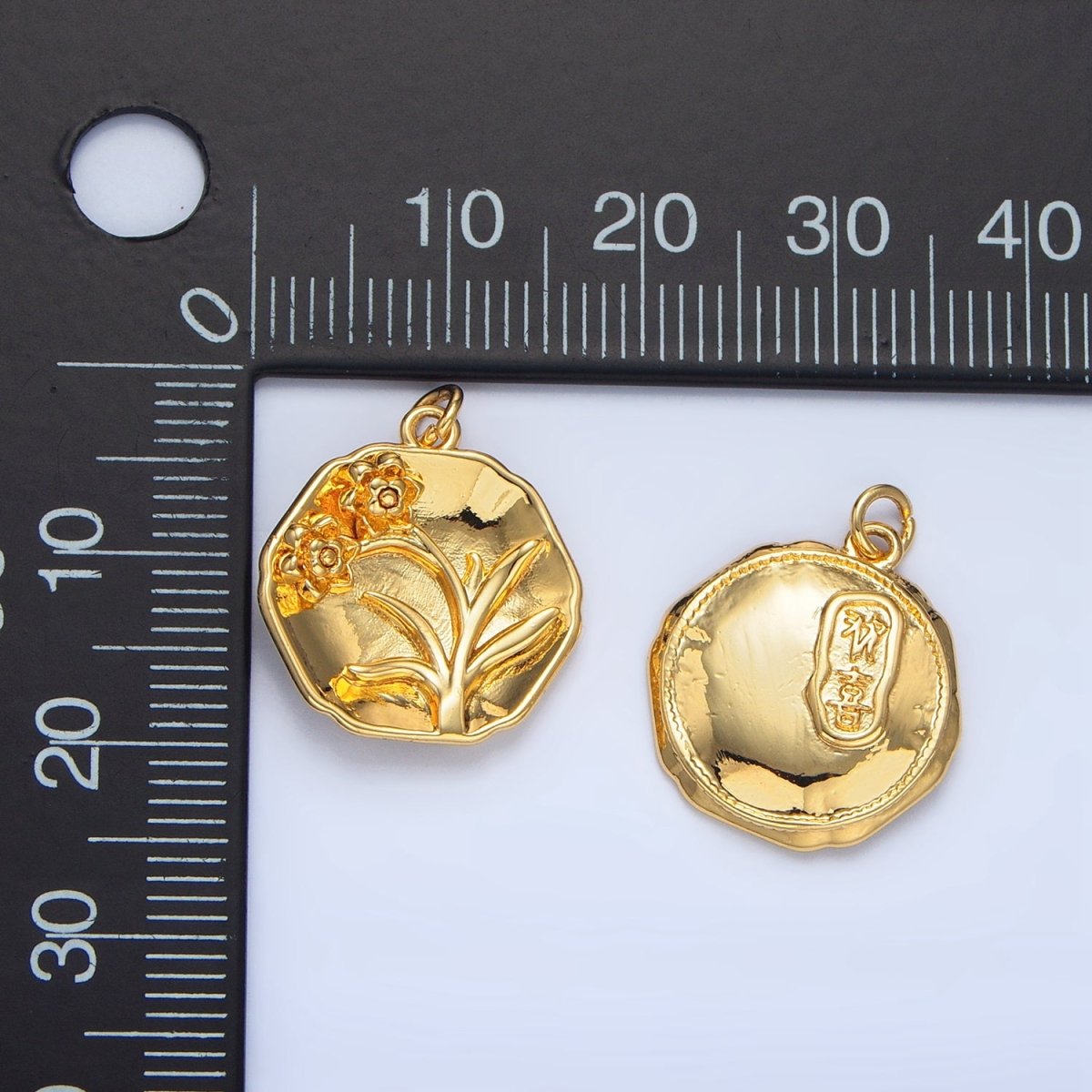 24K Gold Filled Daisy Flower Curved Dome Round Charm | X585 - DLUXCA
