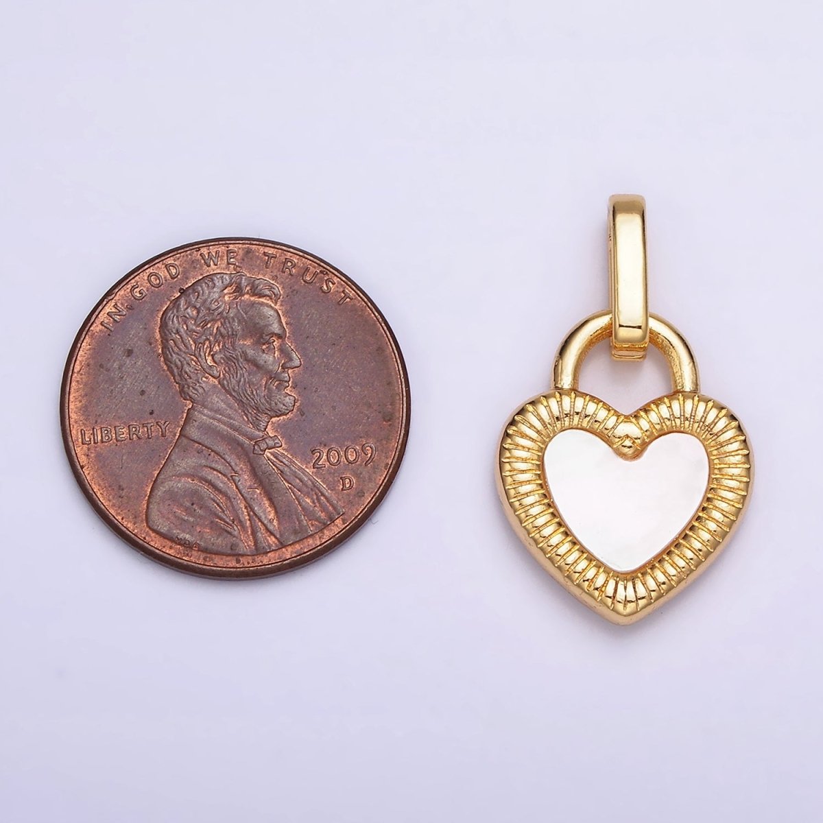 24K Gold Filled Double Sided Shell Pearl Onyx Line-Textured Heart Lock Pendant | AA-601 - DLUXCA