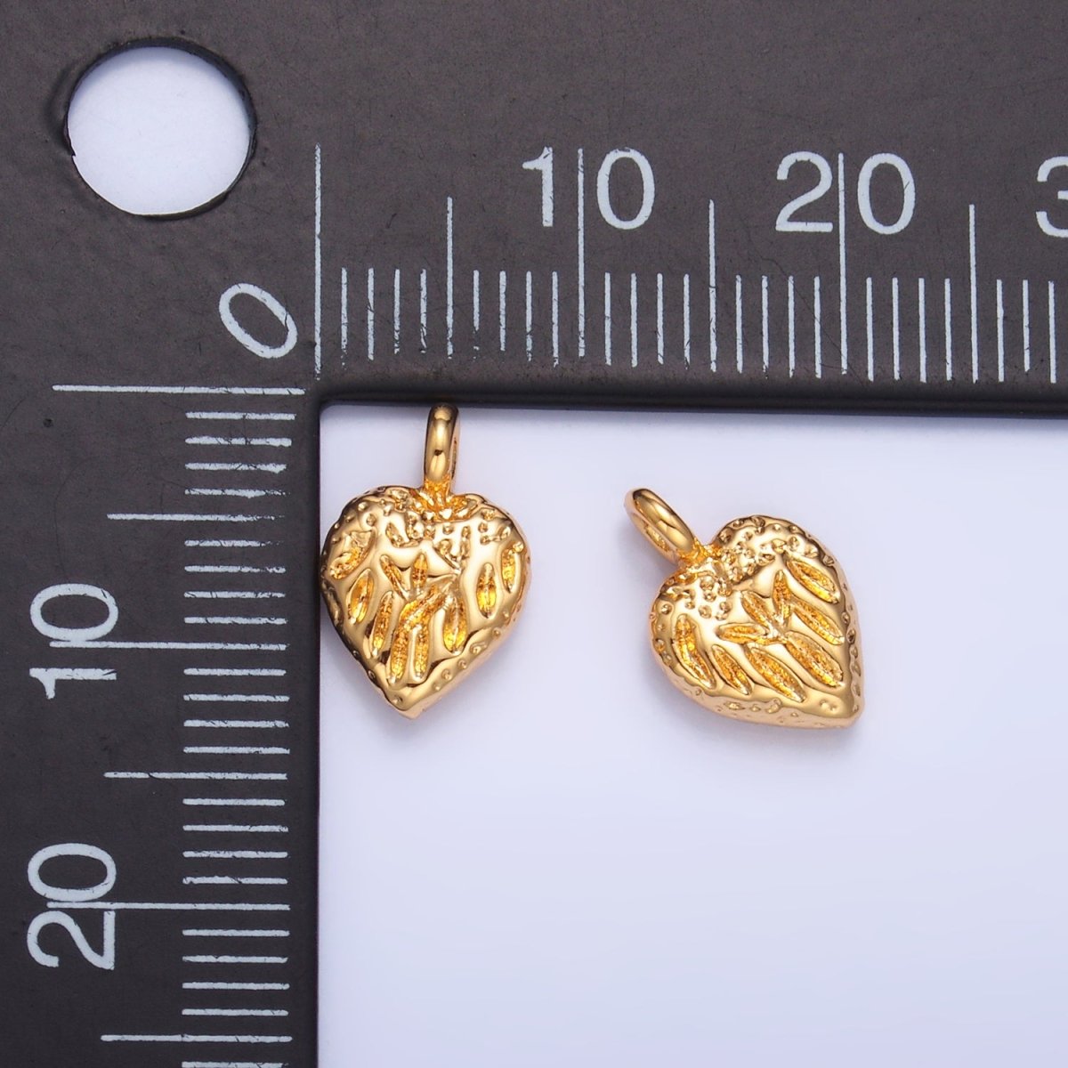 24K Gold Filled Geometric Hammered Heart Pendant | W386 - DLUXCA