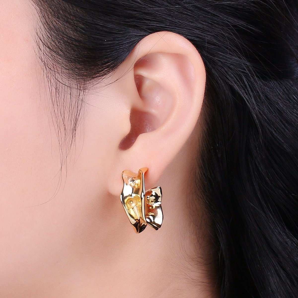 24K Gold Filled Hammered C Shape Earring | T-229 - DLUXCA