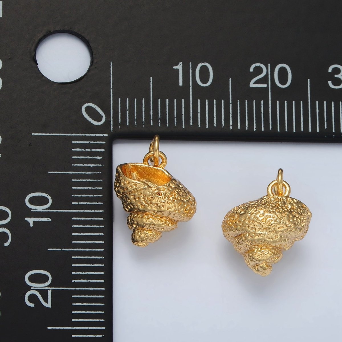 24K Gold Filled Hammered Textured Clam Sea Shell Charm | AC150 - DLUXCA