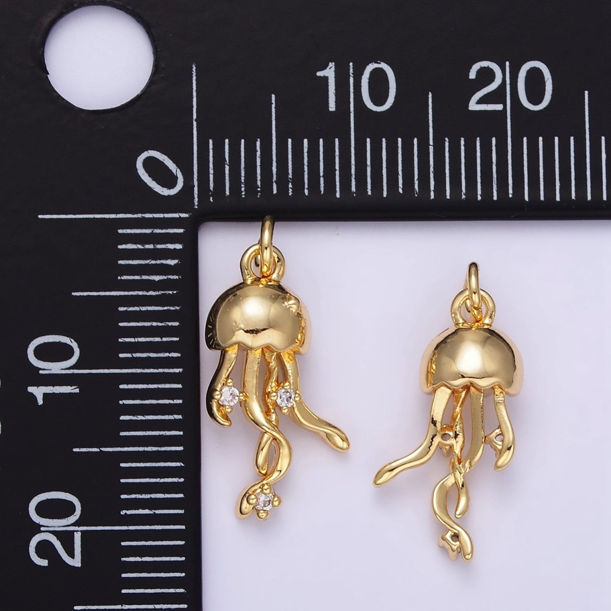 24K Gold Filled Jellyfish Ocean Animal Charm | AG850 - DLUXCA