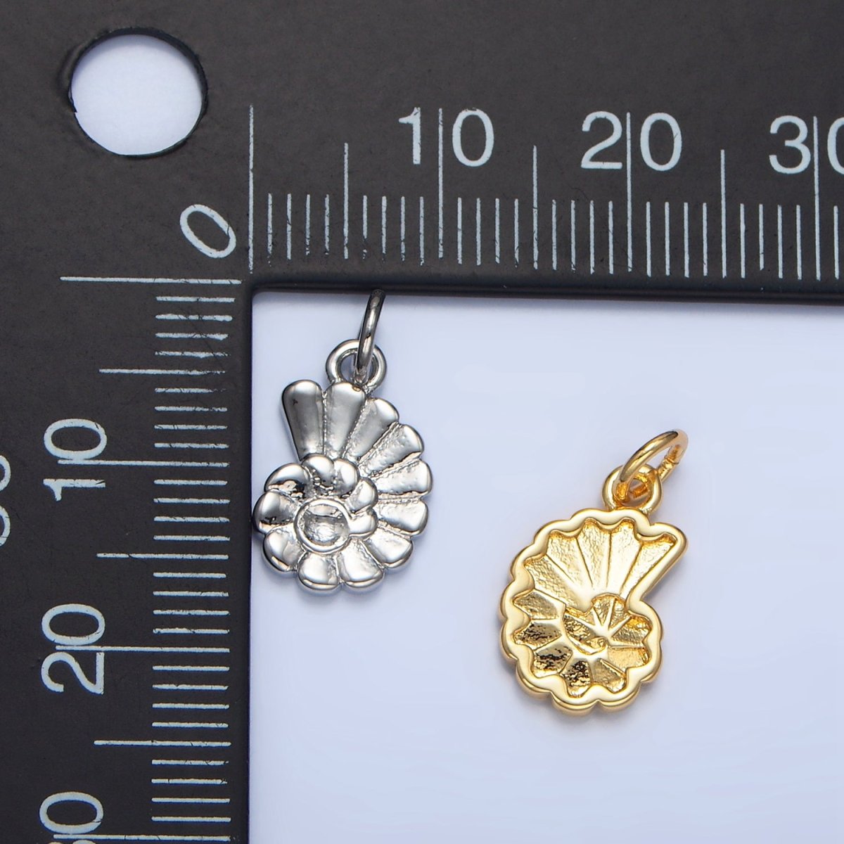 24K Gold Filled Mini Circular Sea Clam Shell Charm in Gold & Silver | X858