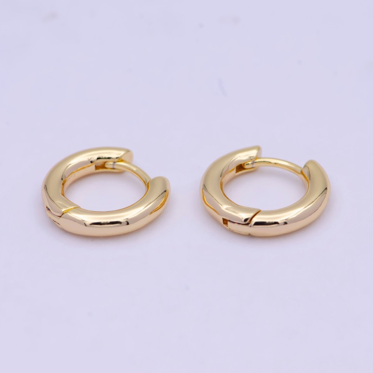 24K Gold Filled Minimalist 11mm Huggie Hoop Earrings | T-141 - DLUXCA