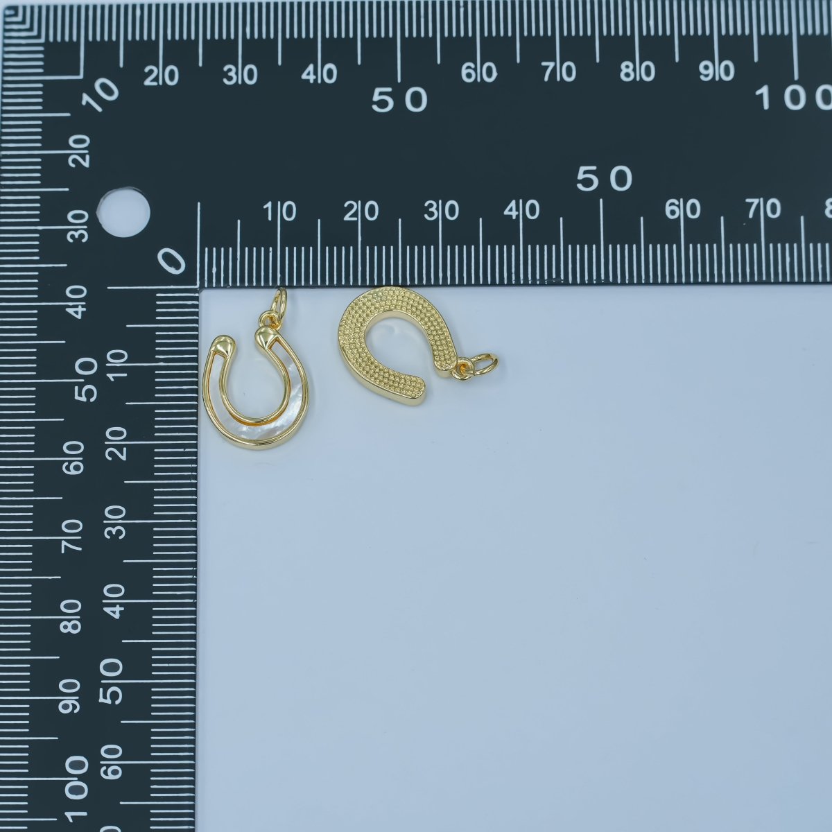 24K Gold Filled Shell Pearl Horseshoe Charm | N077 - DLUXCA