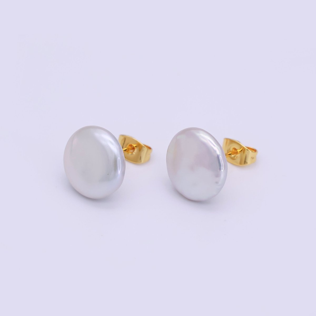 24K Gold Filled Shell Pearl Round Stud Earrings | T185 - DLUXCA