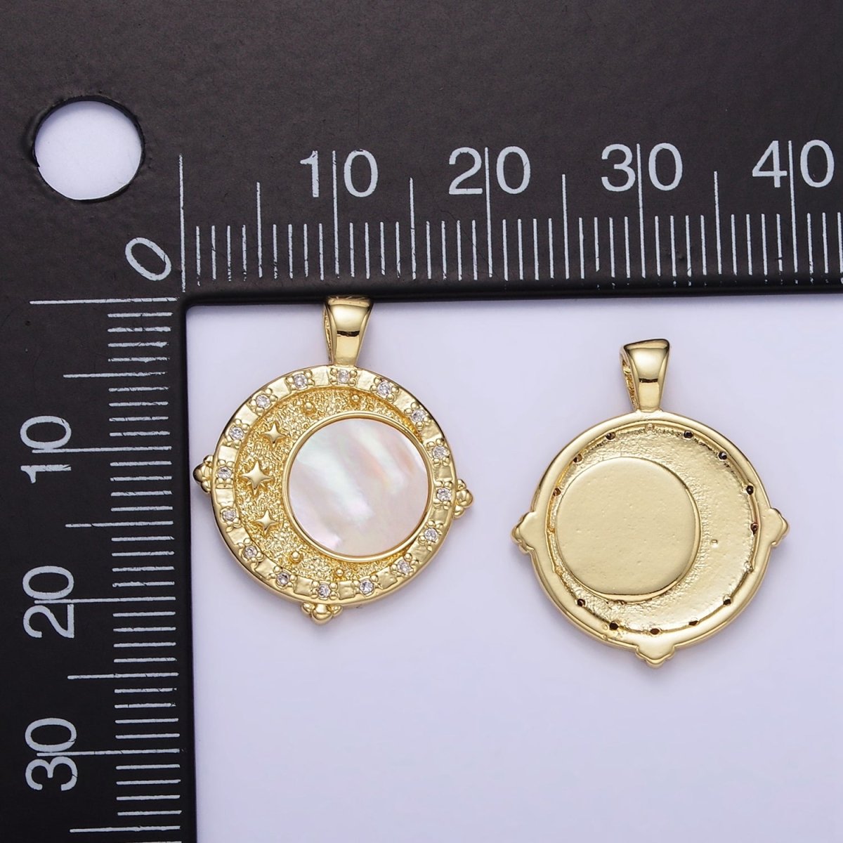 24K Gold Filled Shell Pearl Triple Celestial Star Hammered Pendant | AA1342 - DLUXCA