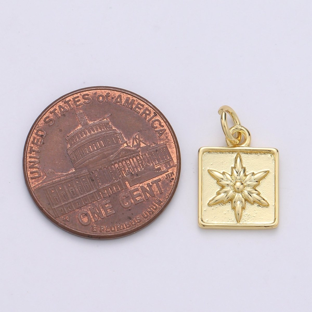 24K Gold Filled Star Square Charm D-913 - DLUXCA