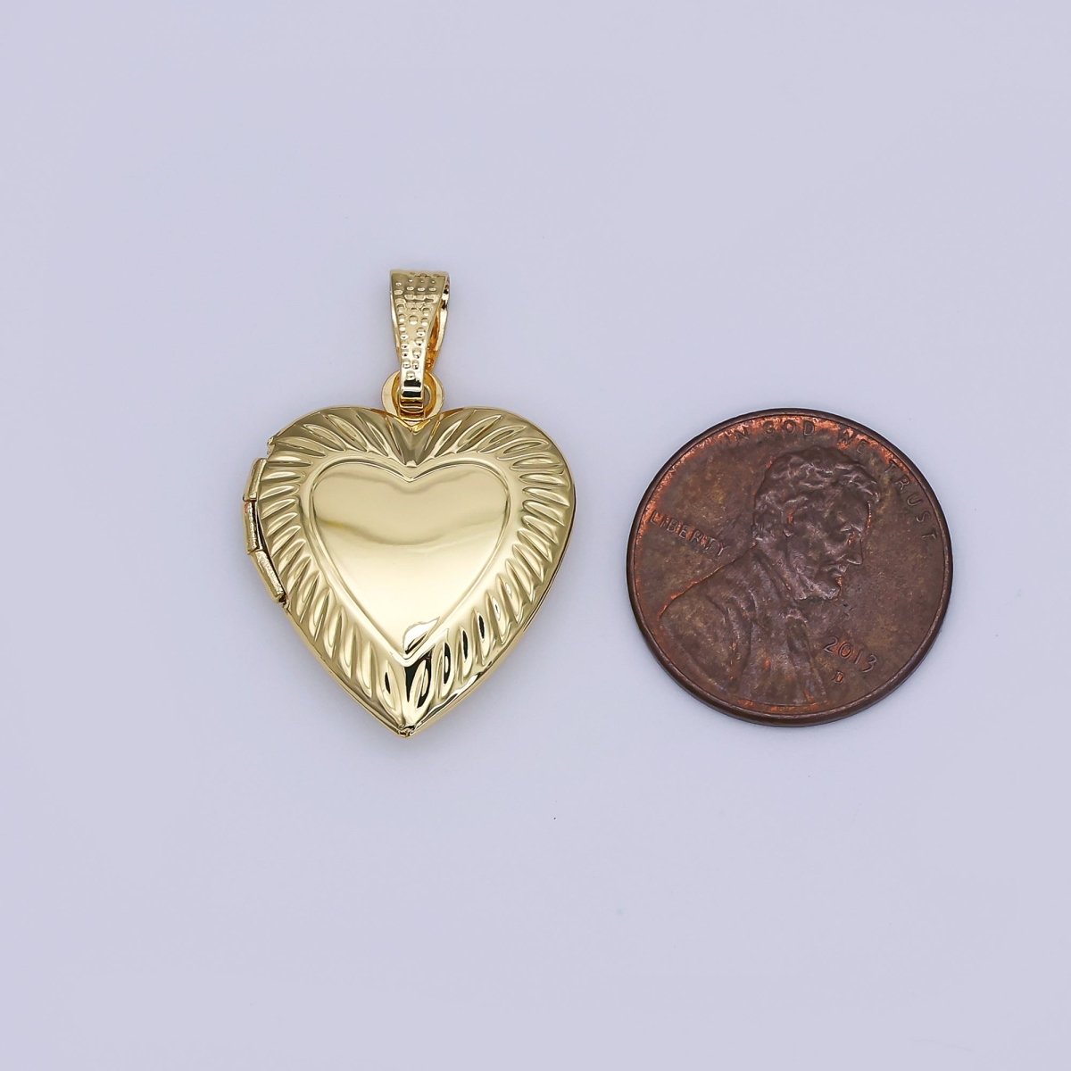 24K Gold Filled Sunburst Heart Locket Pendant for Photo Charm | AH490 - DLUXCA