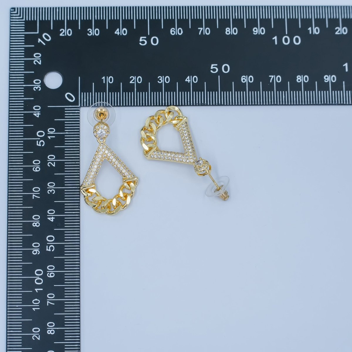 24K Gold Filled Teardrop Micro Paved V - Shaped Curb Chain Drop Stud Earrings | V485 - DLUXCA