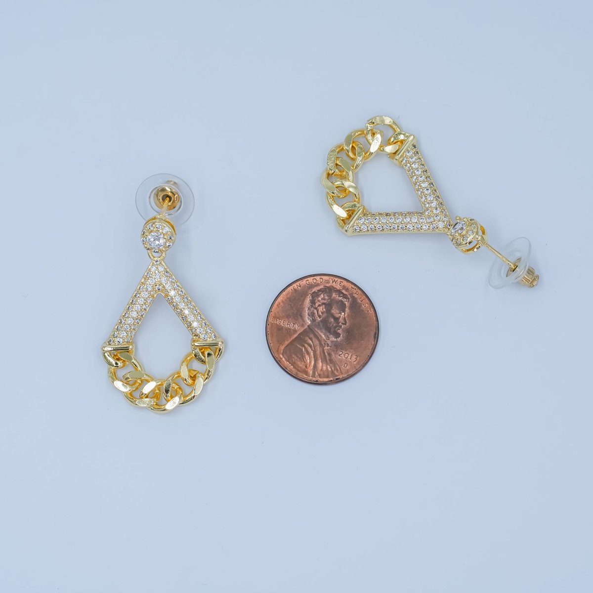24K Gold Filled Teardrop Micro Paved V - Shaped Curb Chain Drop Stud Earrings | V485 - DLUXCA