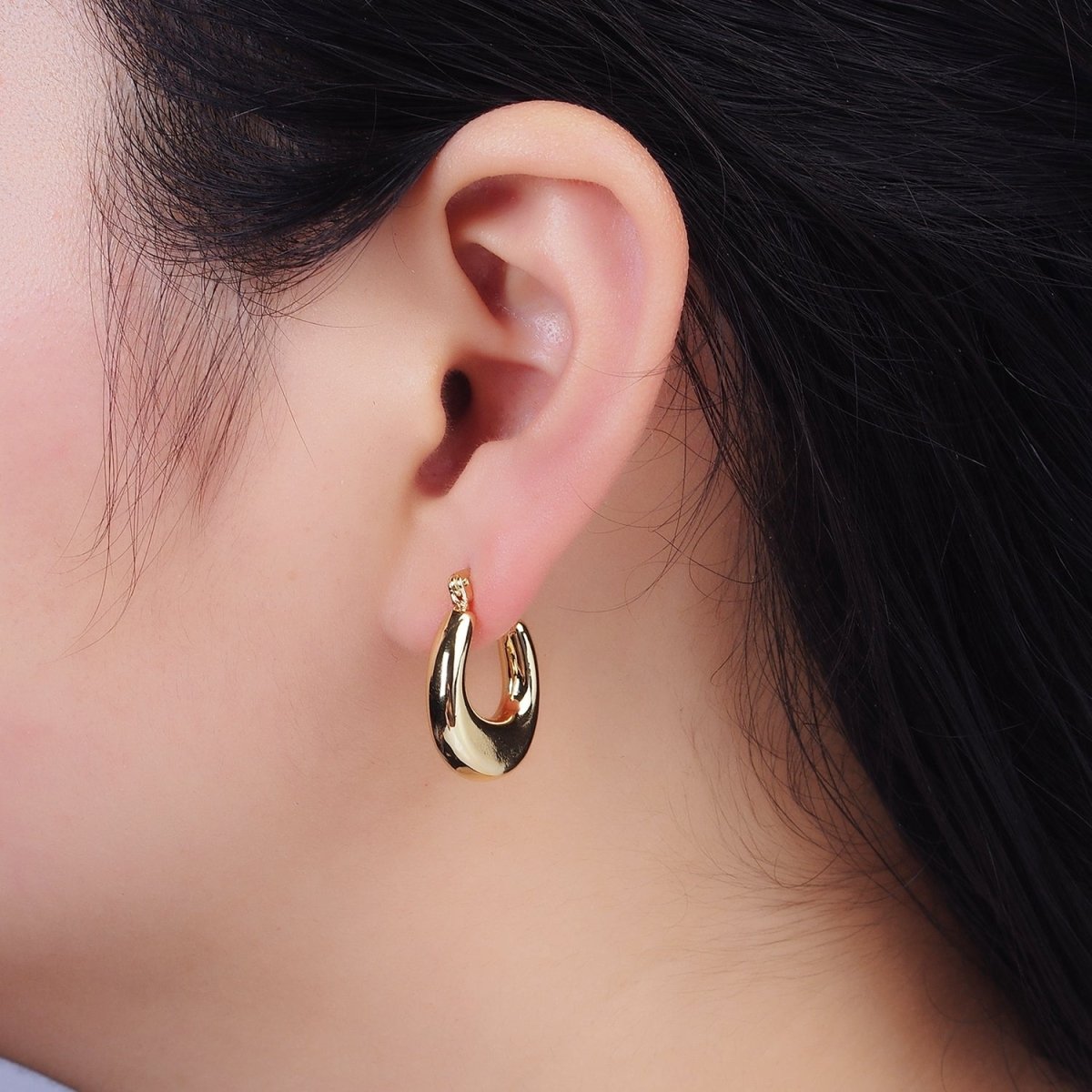 24K Gold Filled U-Shaped Edged Chubby French Lock Latch Hoop Earrings in Gold & Silver | AE612 AE613