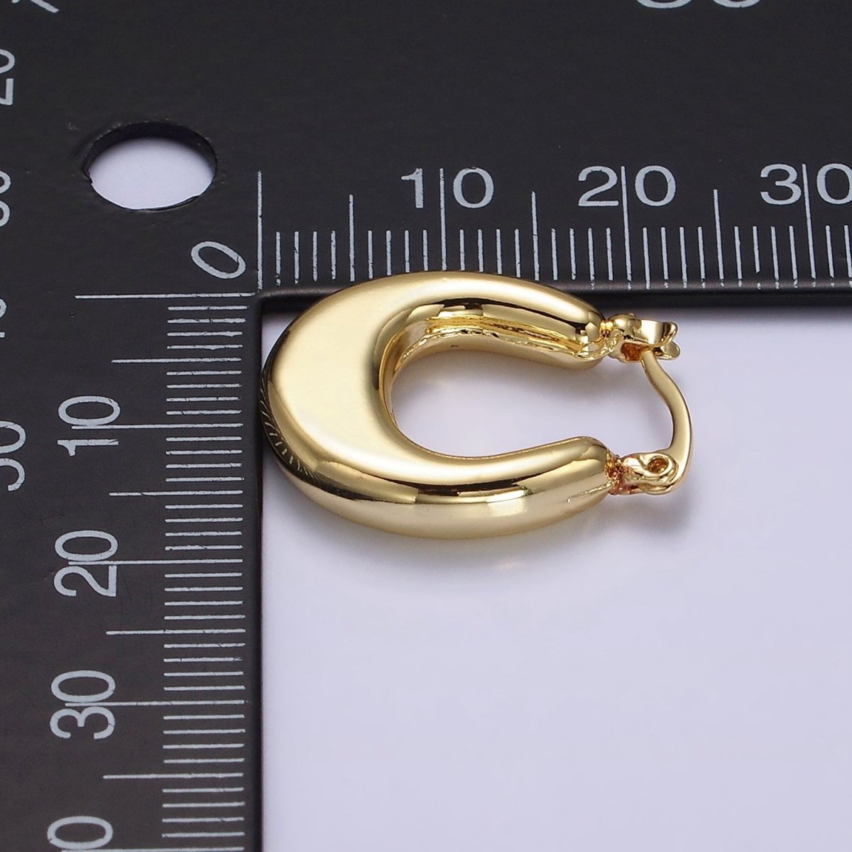 24K Gold Filled U-Shaped Edged Chubby French Lock Latch Hoop Earrings in Gold & Silver | AE612 AE613