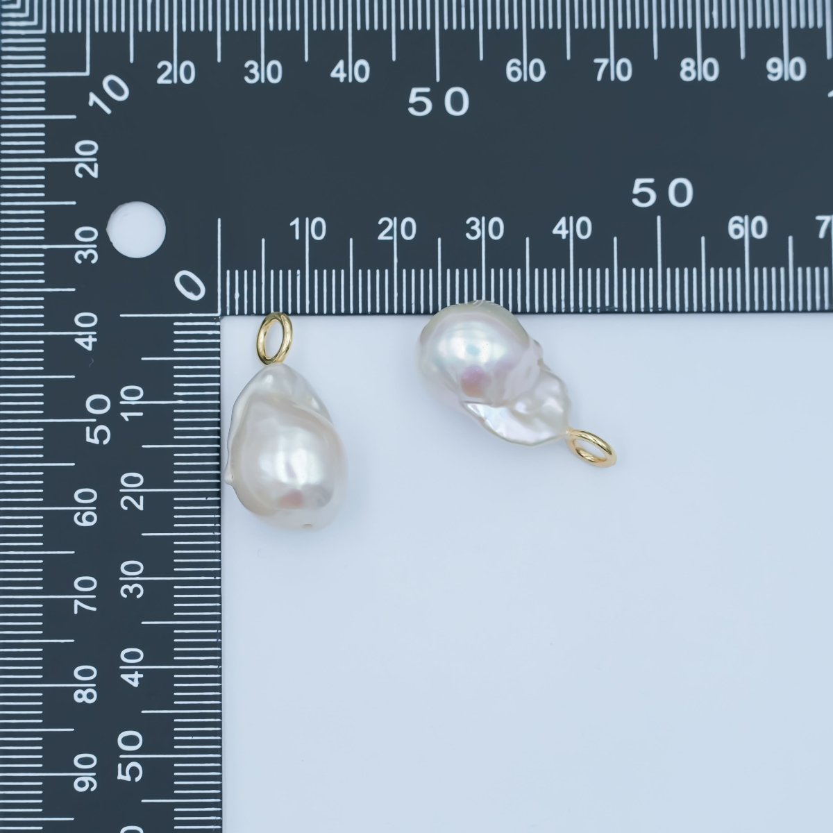 24K Gold Filled White Baroque Freshwater Pearl Pendant | P1638 - DLUXCA
