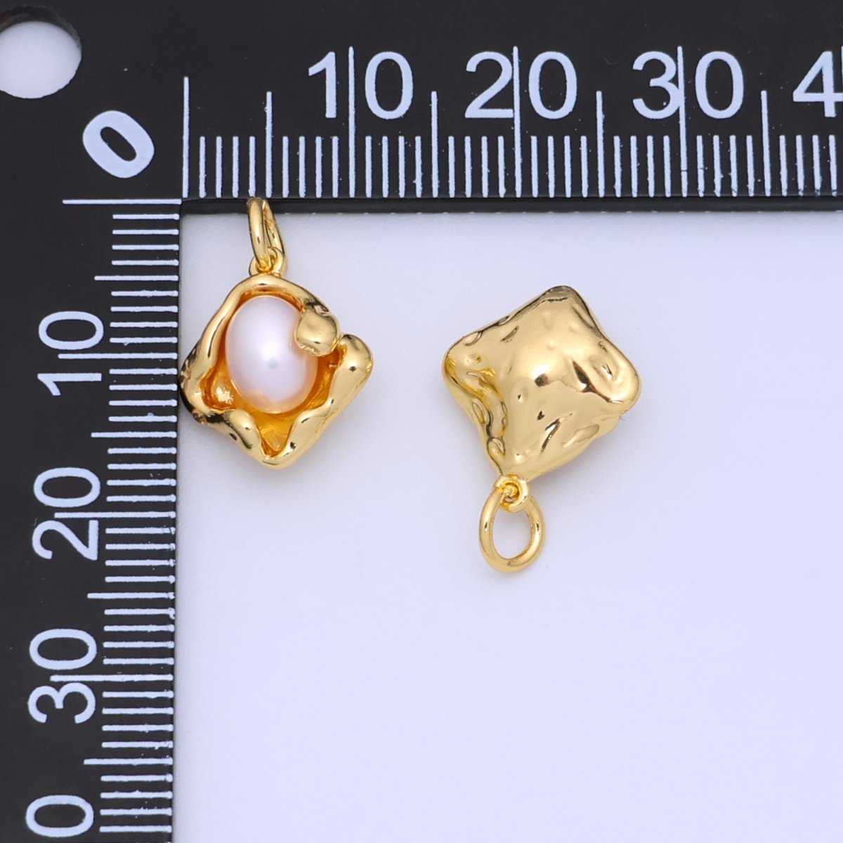 24K Gold Filled White Oval Shell Pearl Molten Charm | N028 - DLUXCA