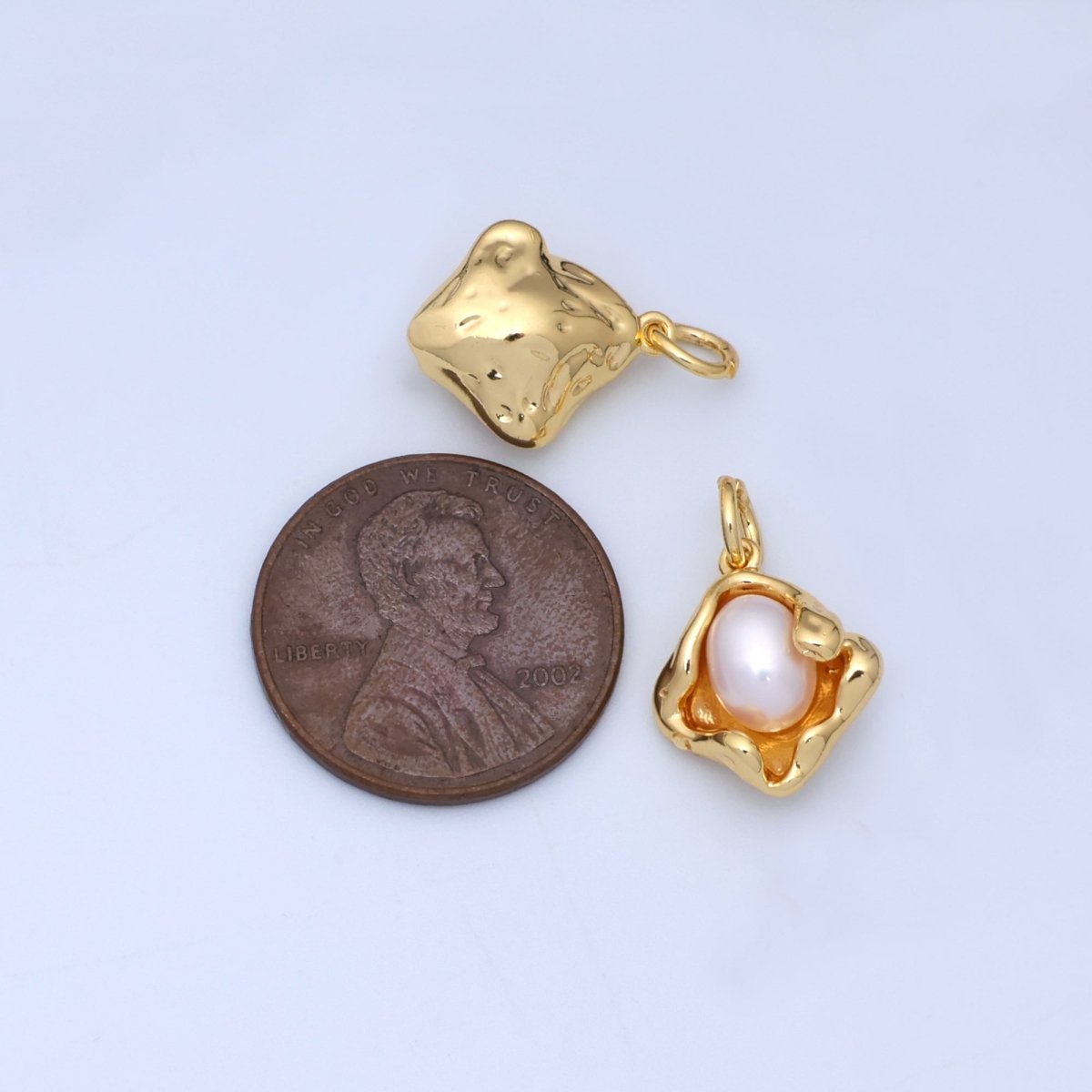 24K Gold Filled White Oval Shell Pearl Molten Charm | N028 - DLUXCA