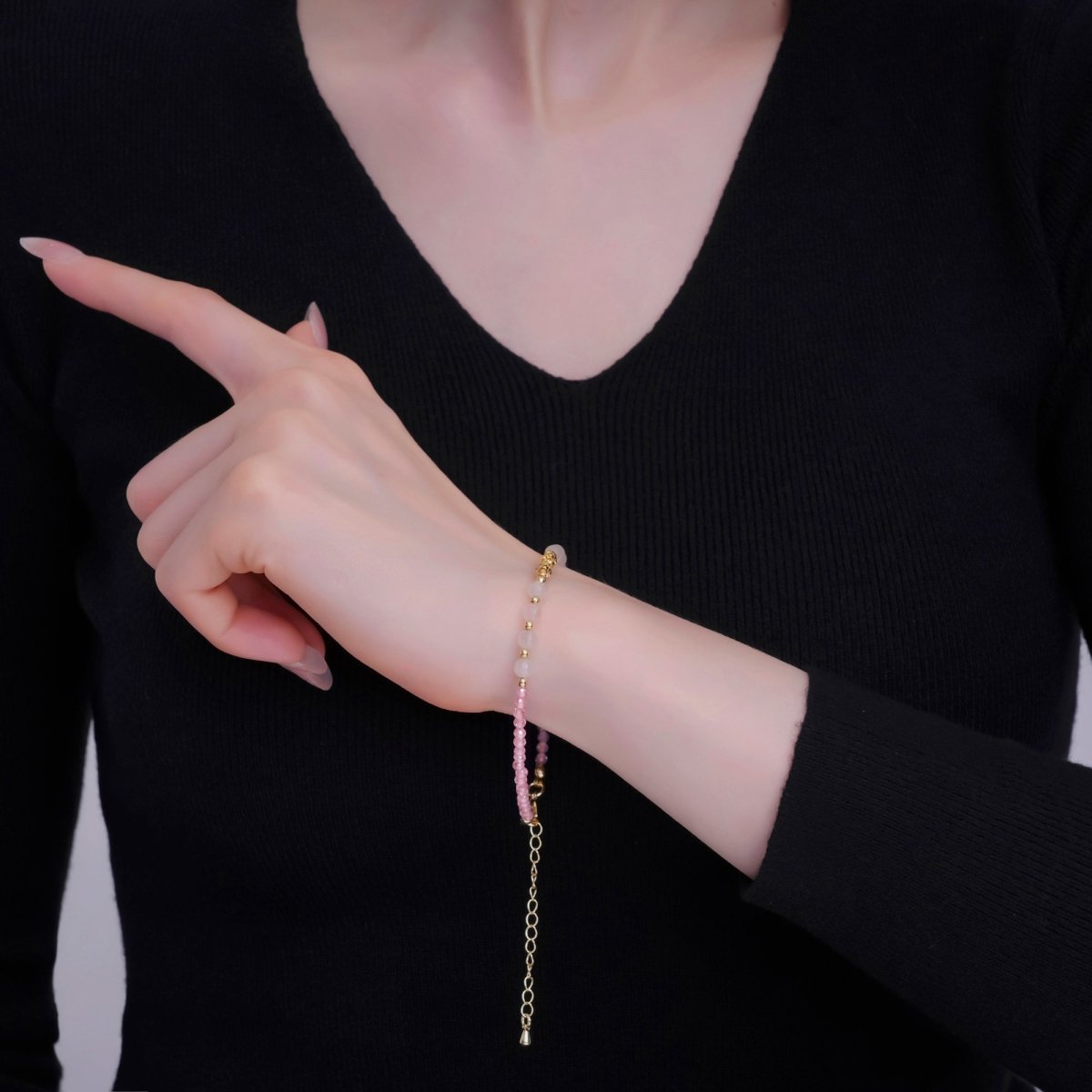 24K Gold Filled White Pink Multifaceted Crystal Gemstone 7.5 Bracelet | WA - 2889 - DLUXCA