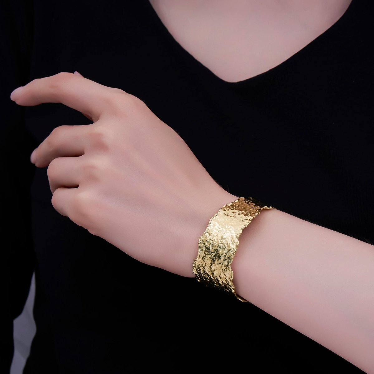 24K Gold Filled Wide Hammered Molten Geometric Cuff Bracelet | WA - 3235 - DLUXCA