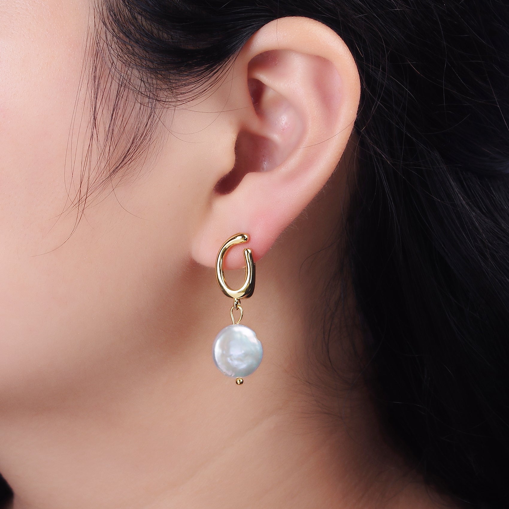 14K Gold Filled Freshwater Pearl Drop Dented Open Oblong English Lock Earrings | AE672 - DLUXCA