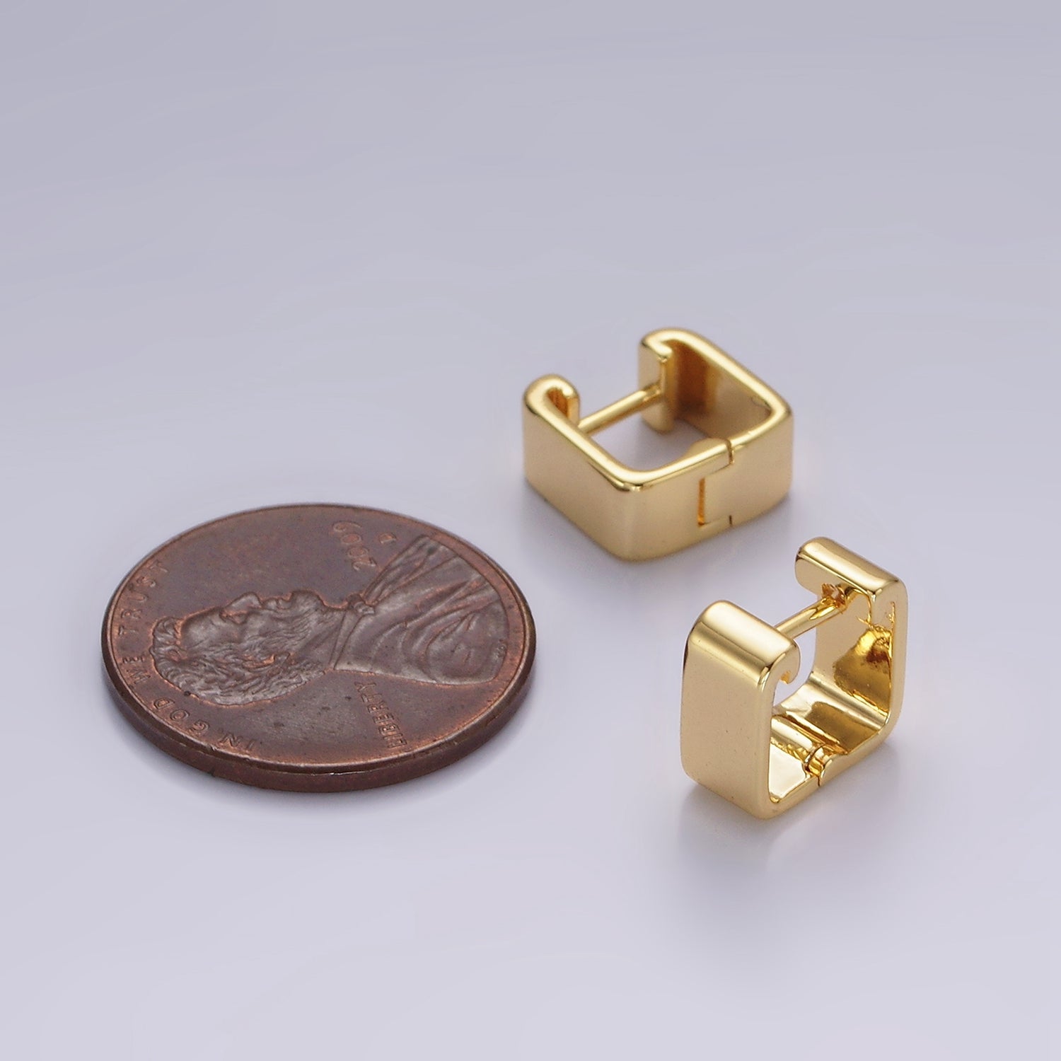 14K Gold Filled 10mm Wide Square Minimalist Cartilage Huggie Earrings | AE982 - DLUXCA