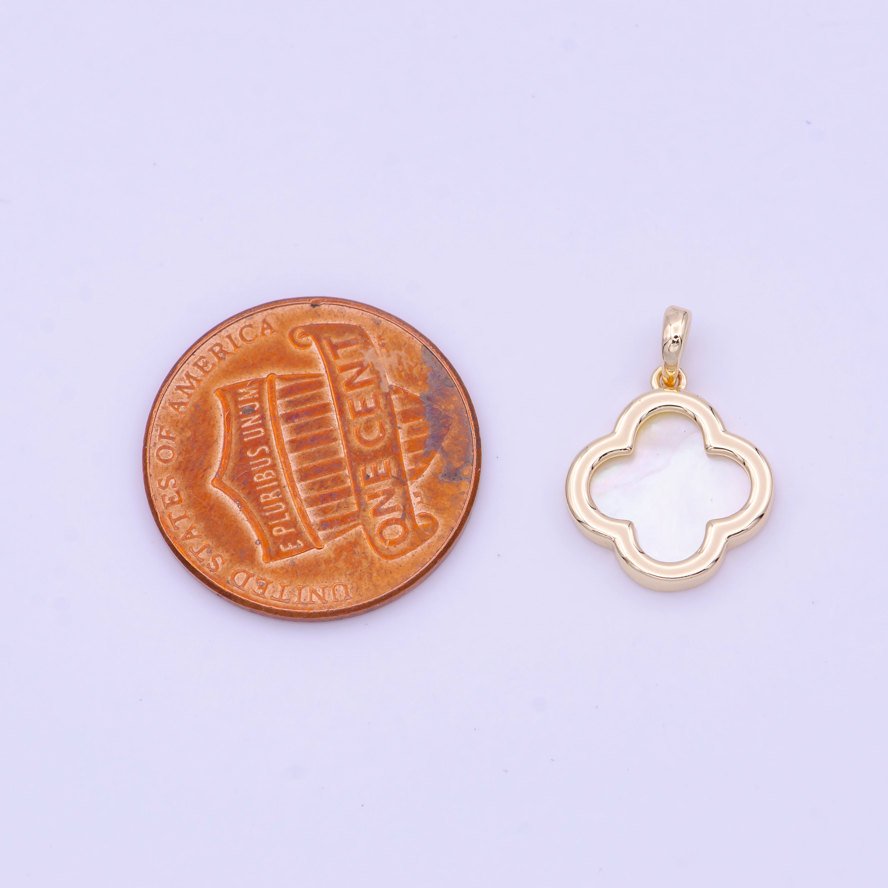 Shell Pearl Quatrefoil Clover Gold Pendant in Gold & Silver H-220 H-275