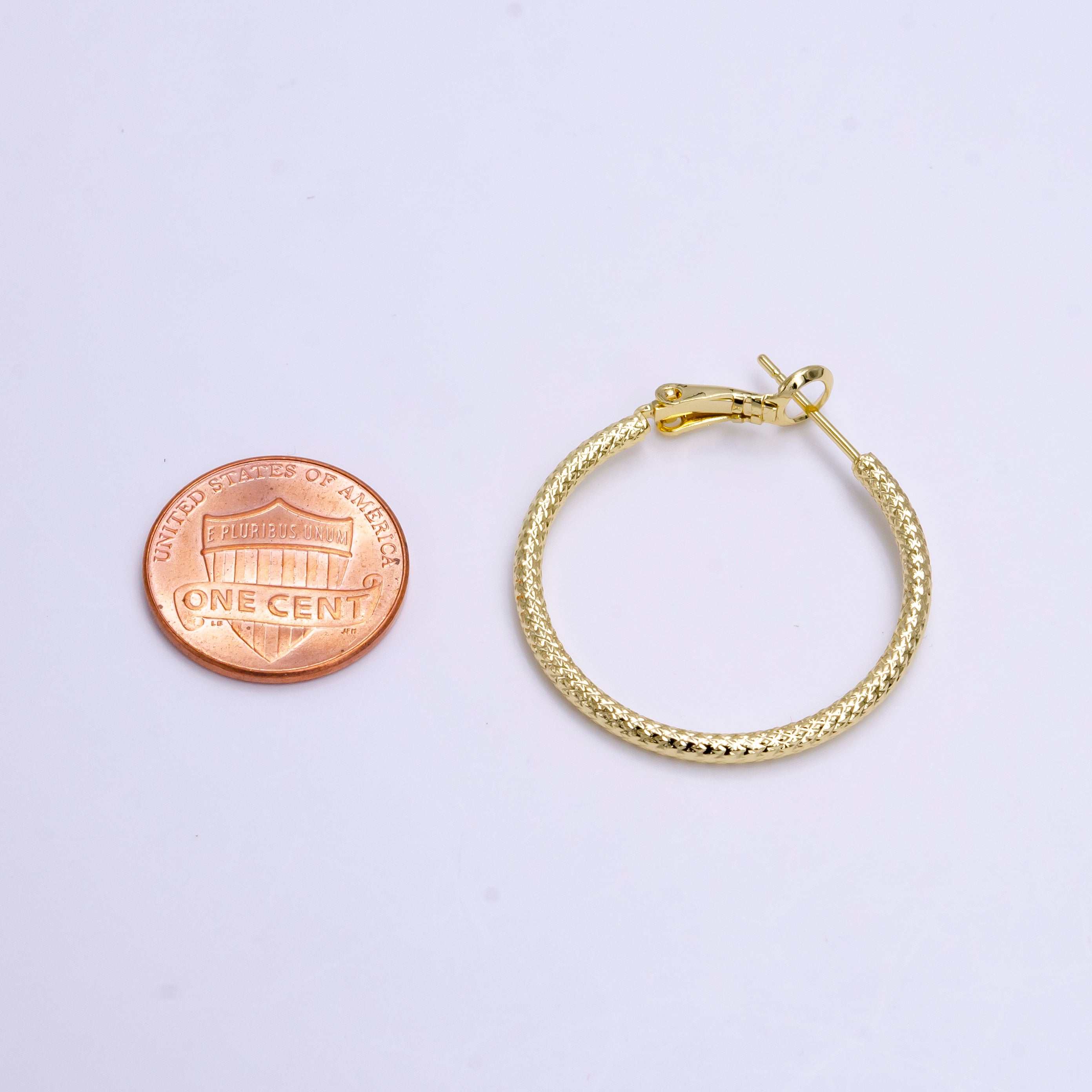 14K Gold Filled 30mm, 35mm Round Rhombus Textured Hinge Hoop Earrings | AE081 AE082 - DLUXCA