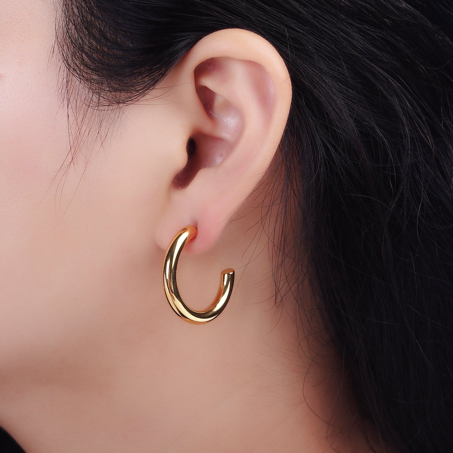 Stainless Steel 30mm, 35mm, 40mm Minimalist C-Shaped Hoop Earrings in Gold & Silver | AE223 - AE228 - DLUXCA