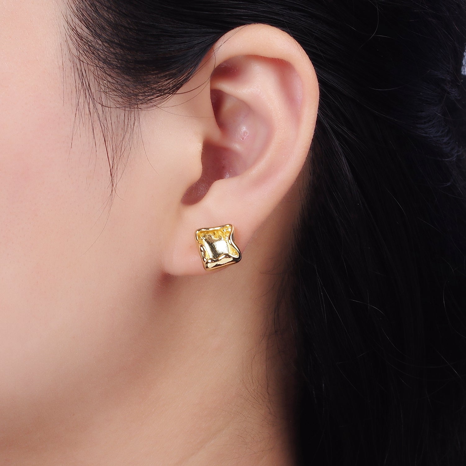 14K Gold Filled Molten Square Stud Earrings | V284