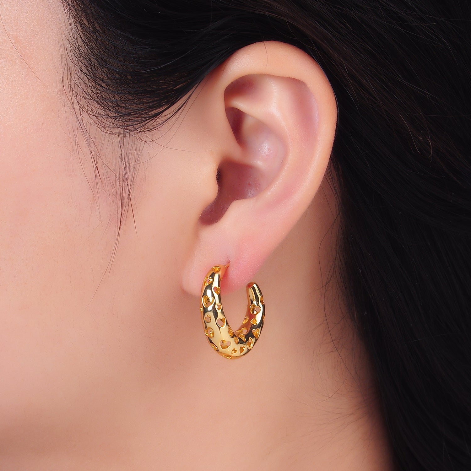 24K Gold Filled Heart Open Filigree C-Shaped Hoop Earrings | AB738