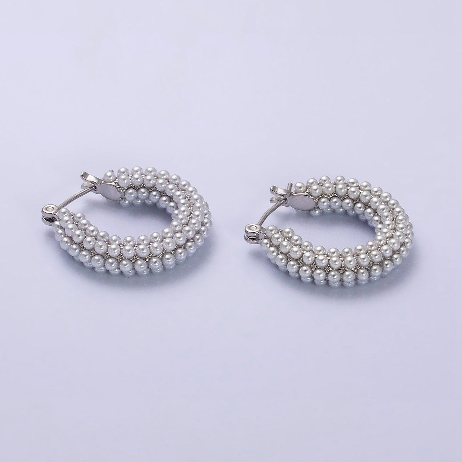 14K Gold Filled 25mm Pearl Lined Latch Hoop Earrings in Gold & Silver | Y843