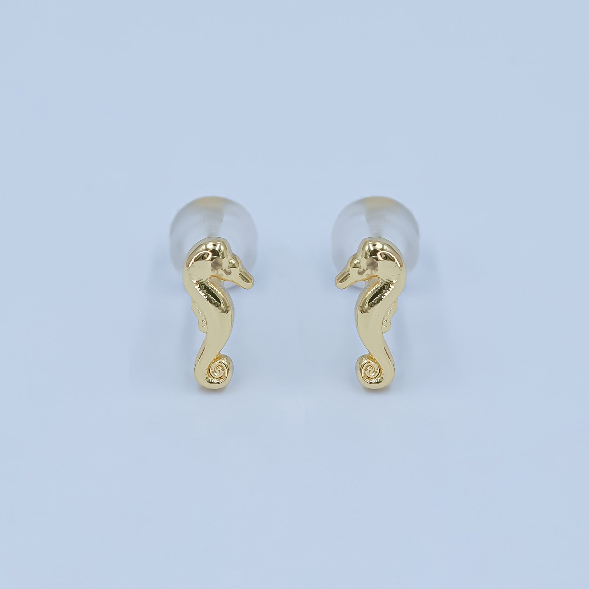 Dainty SeaHorse Stud Earring, Gold Sea Horse Earring, Dainty Fish Earrings Animal Studs Minimalist Stud Earrings Under The Sea ocean Inspire Q-294
