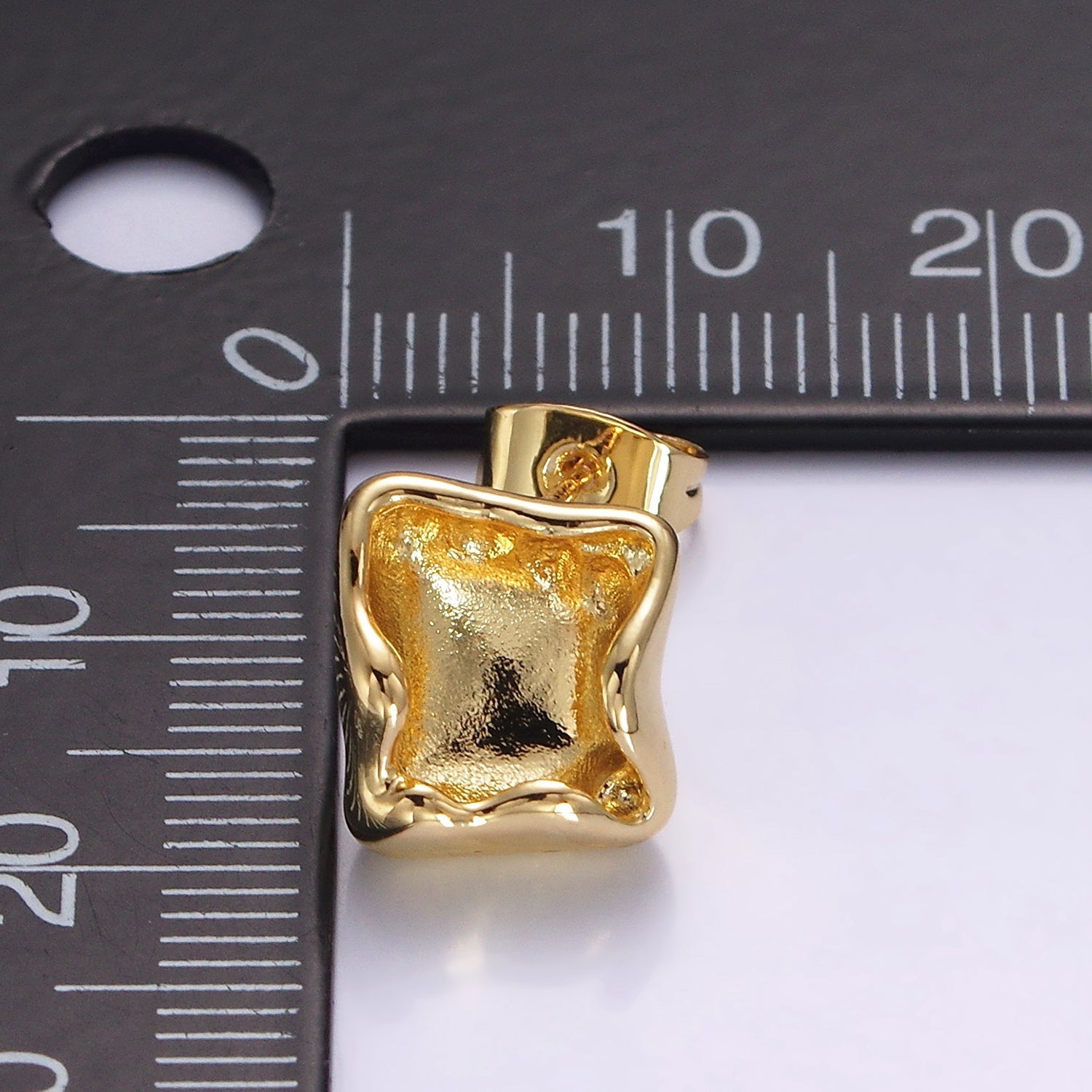 14K Gold Filled Molten Square Stud Earrings | V284