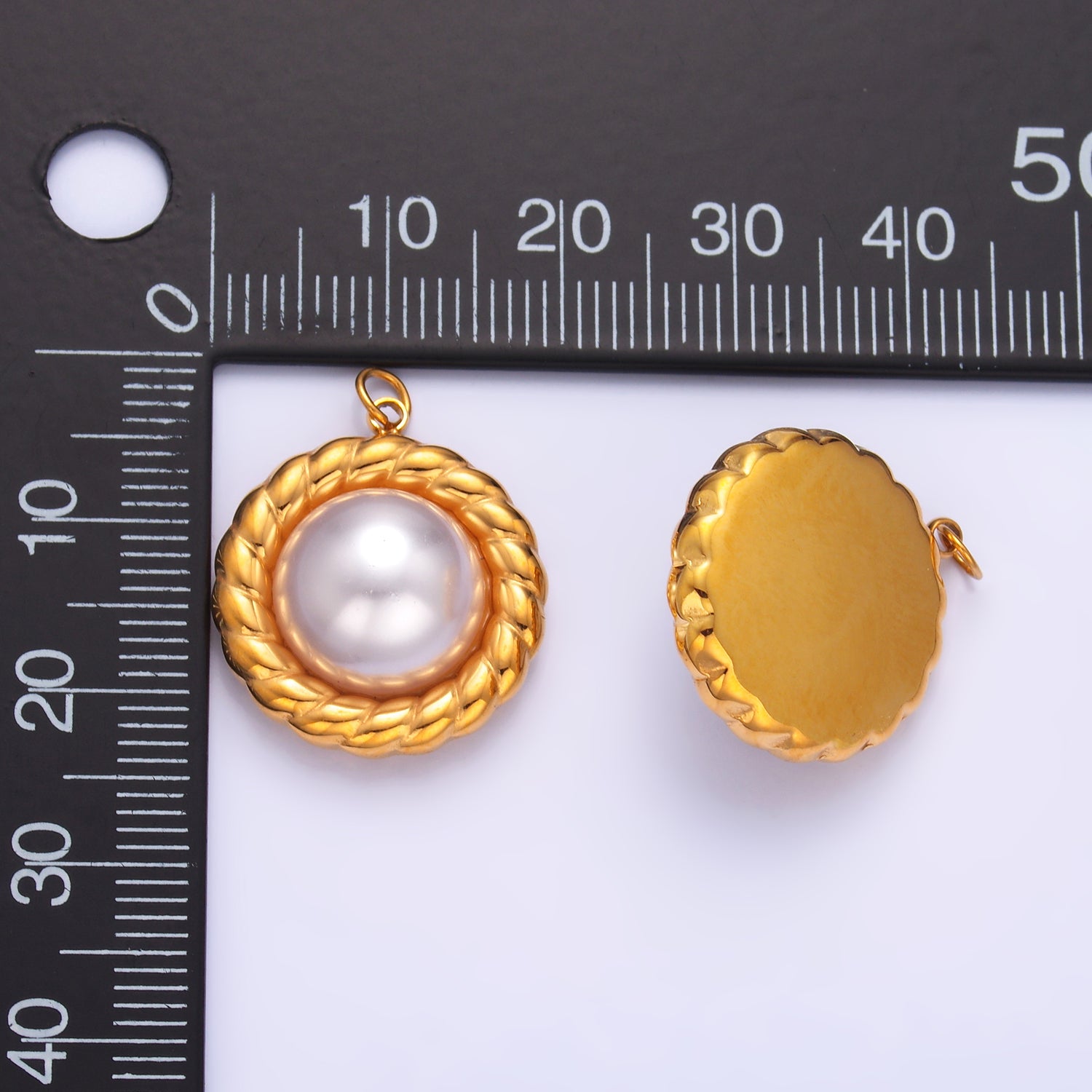 Stainless Steel Shell Pearl Croissant Bezel Round Charm | P735