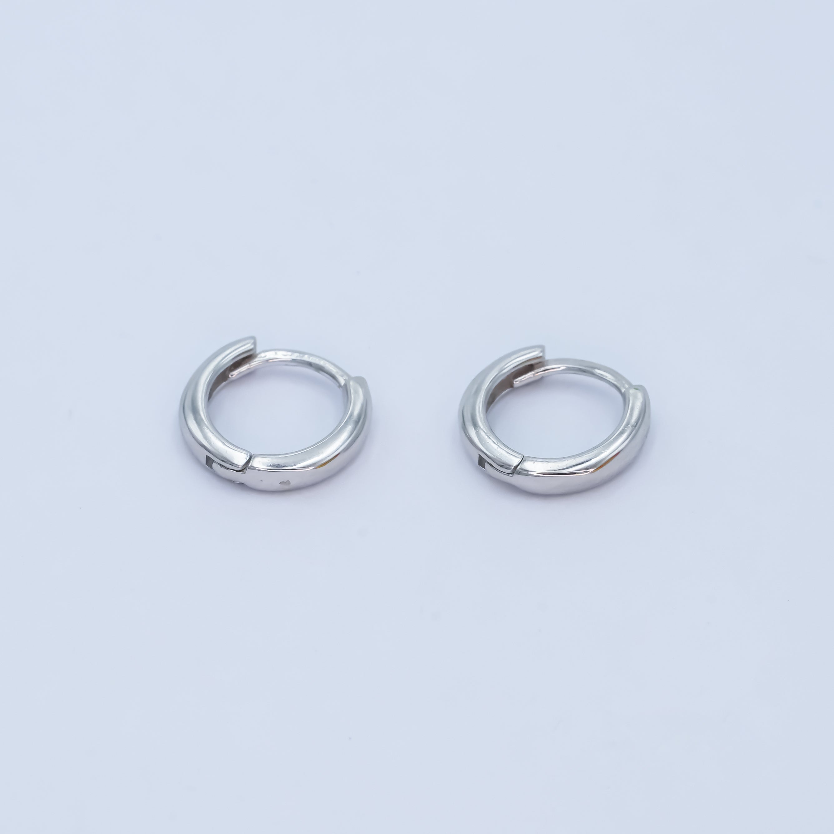 S925 Sterling Silver 10mm Minimalist Huggie Earrings | SL-642