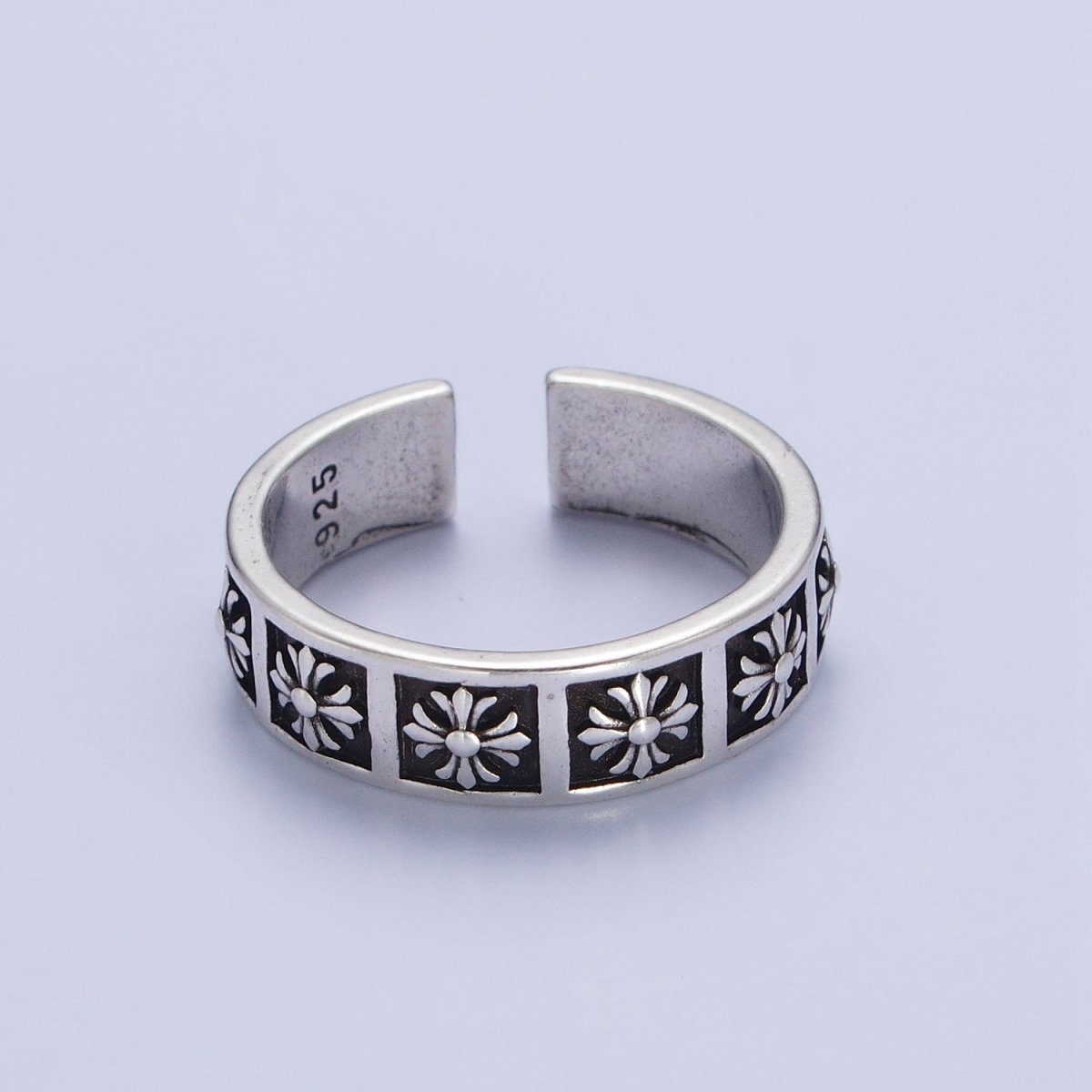 Antique Silver Nature Flower on Black Box Adjustable Silver Band Ring | S-159