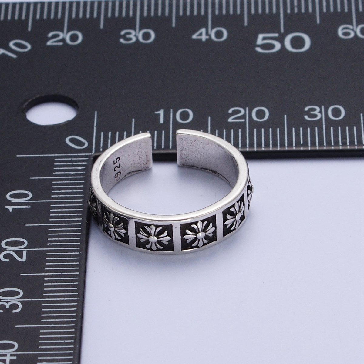 Antique Silver Nature Flower on Black Box Adjustable Silver Band Ring | S-159