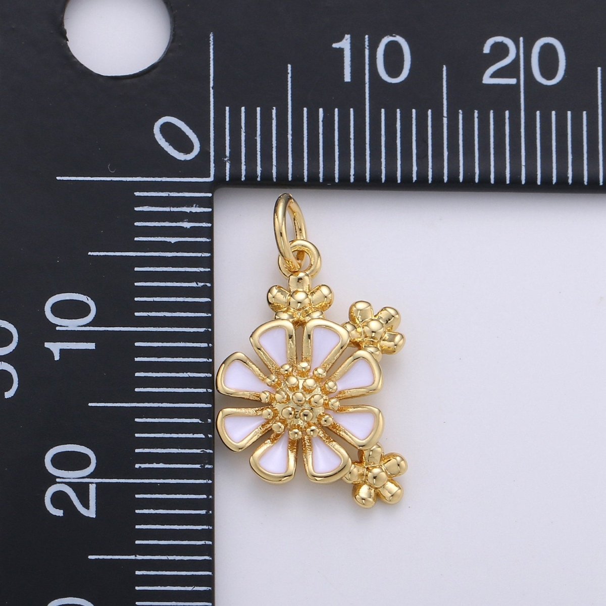 OS Dainty Daisy Charms Enamel Gold Plated for Bracelet Necklace Earring Component Summer Jewelry Flower Floral Pendant D-264 D-265