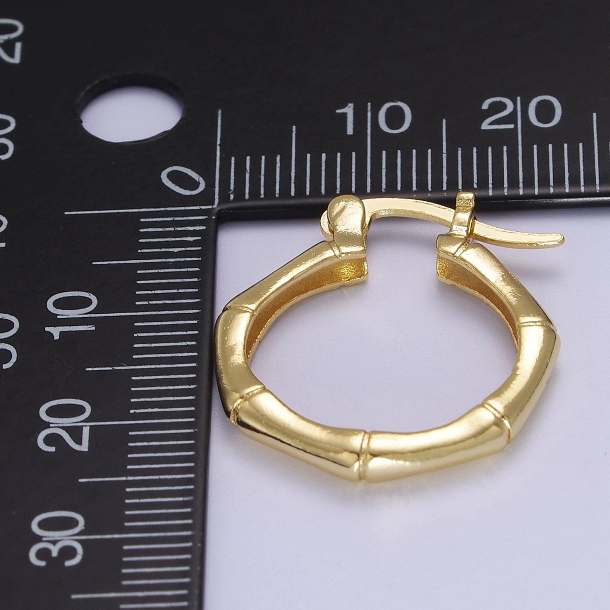 Dainty Gold Bamboo Hoop Earring 23mm Classic Minimalist Hoop V-093 - DLUXCA