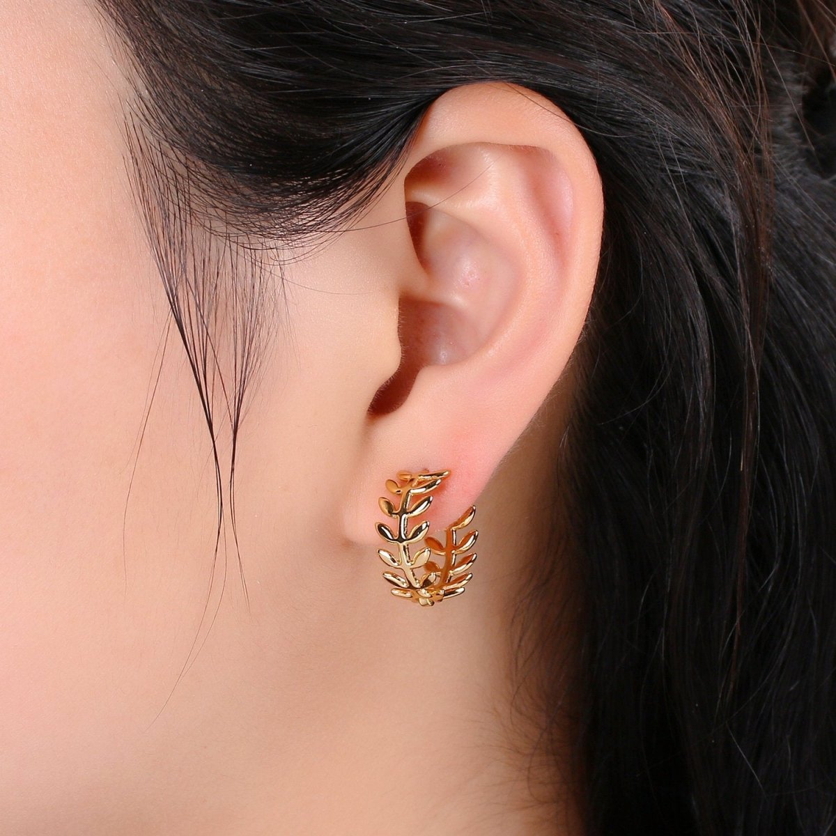 Dainty Gold Leaf Hoop Earrings – 24k Gold Filled Hoop Earring, Inspired by Ancient Greek Laurel Wreaths artistry Jewelry Q-322
