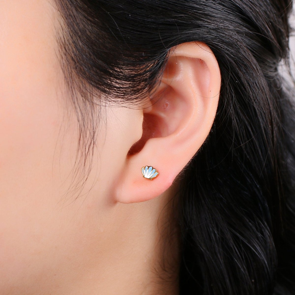 Dainty Gold Shell Stud Earrings, Gold Stud, Silver Stud, Gold Earring Minimalist Ocean Beach Design for gift Q-376 Q-377