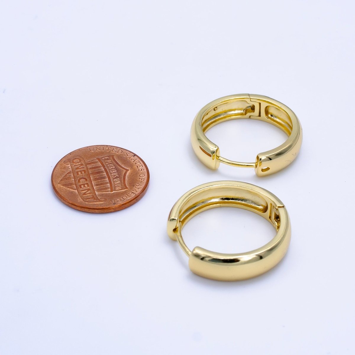 Dainty Hypoallergenic Cartilage Earrings Tiny Hoop Earrings 14K Gold Filled Hoop Tiny Hoop Earrings Small Huggie Minimalist Dainty Hoops for Gift idea Q-224 Q-494