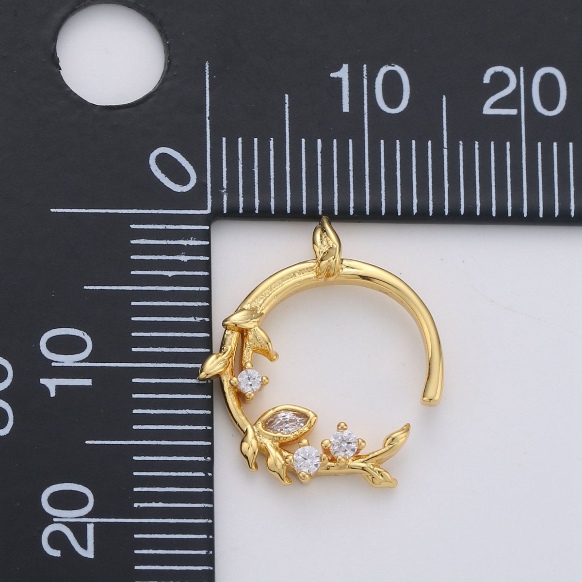 Dainty Laurel Leaves Wreath, Olive Leaf Wreath, Leaves Crown Charm Pendant, Greece, Gold Filled, Silver Round Charm D-184 D-185