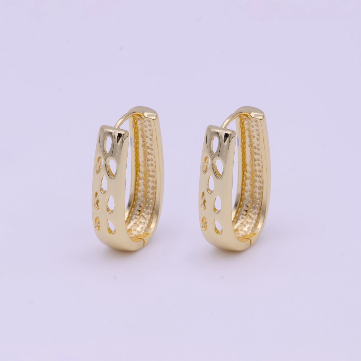 Dainty Minimalist Gold Filled Oblong Oval Hoop Earrings | Y-115 - DLUXCA