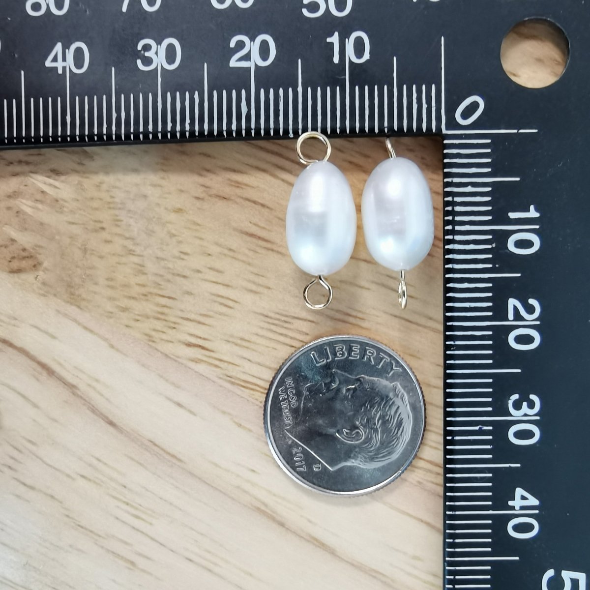 Dainty Oval Pearl Connectors - P-1798 - DLUXCA