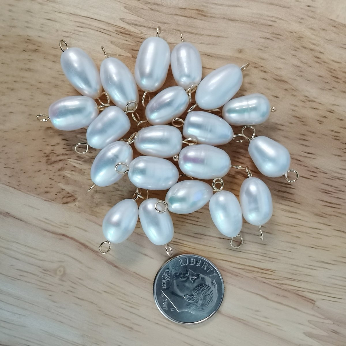 Dainty Oval Pearl Connectors - P-1798 - DLUXCA