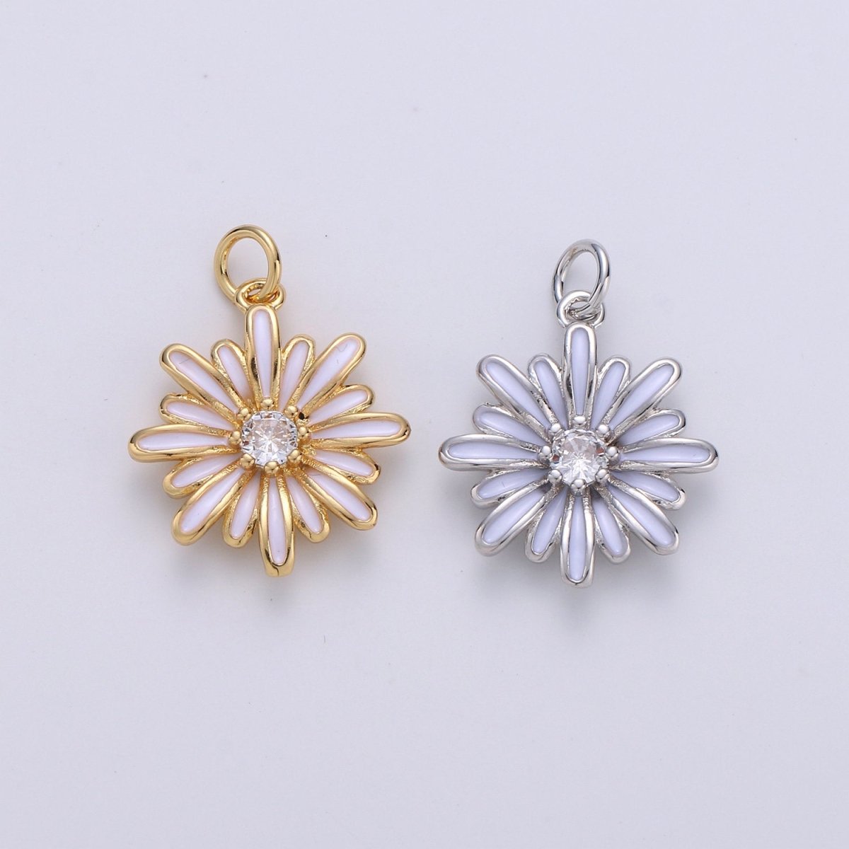 Dainty White daisy charm in Gold / Silver Plated for Jewelry Making Supply D-270 D-271
