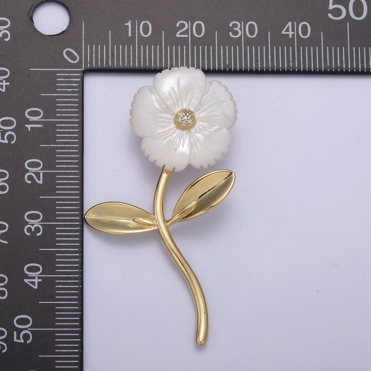 Dangle Carved White Pearl flower Poppy Charm / Daisy pendant for Necklace Charm Minimalist Jewelry H-061 H-067