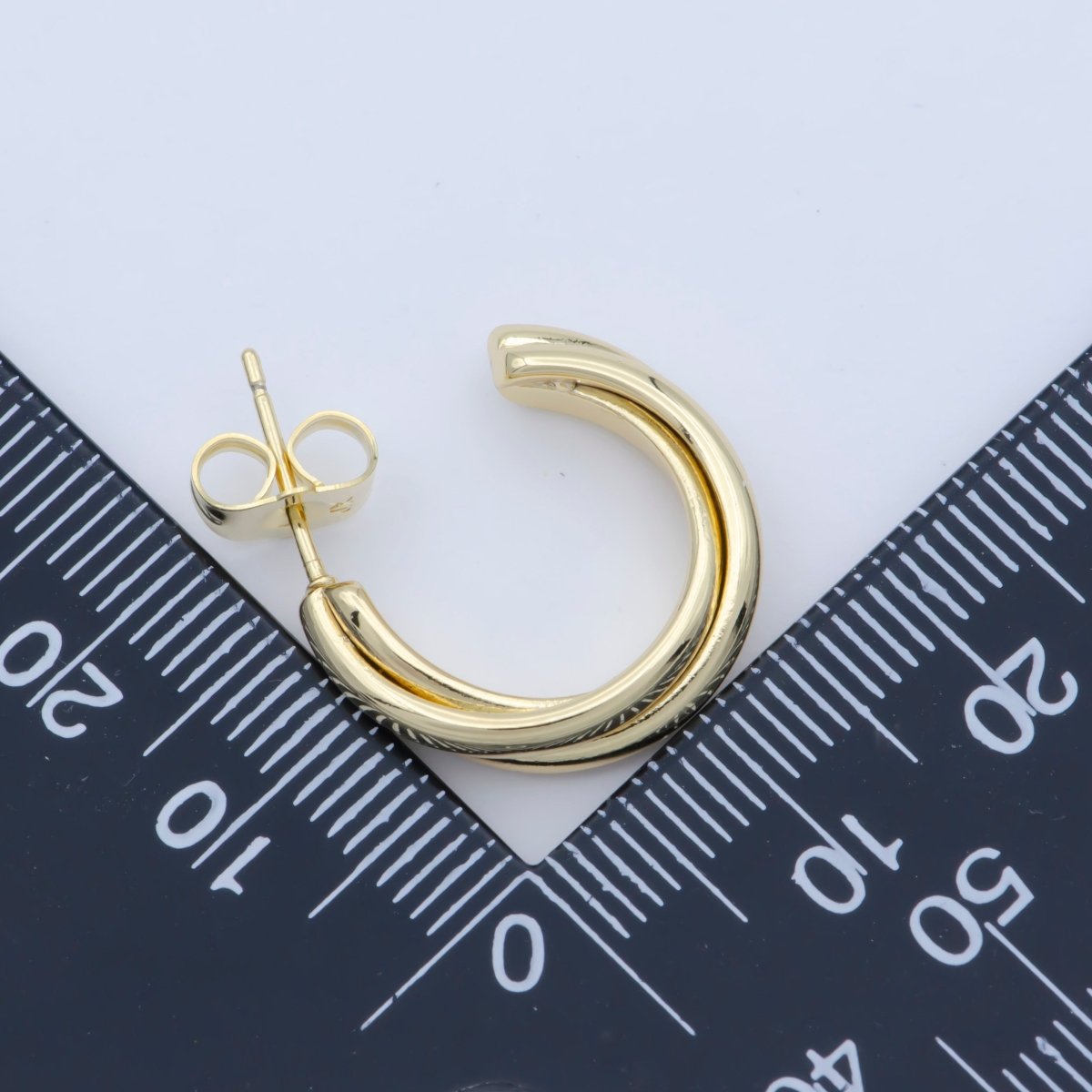 OS Double Twist Braided Band 20mm C Shape Earring T-227