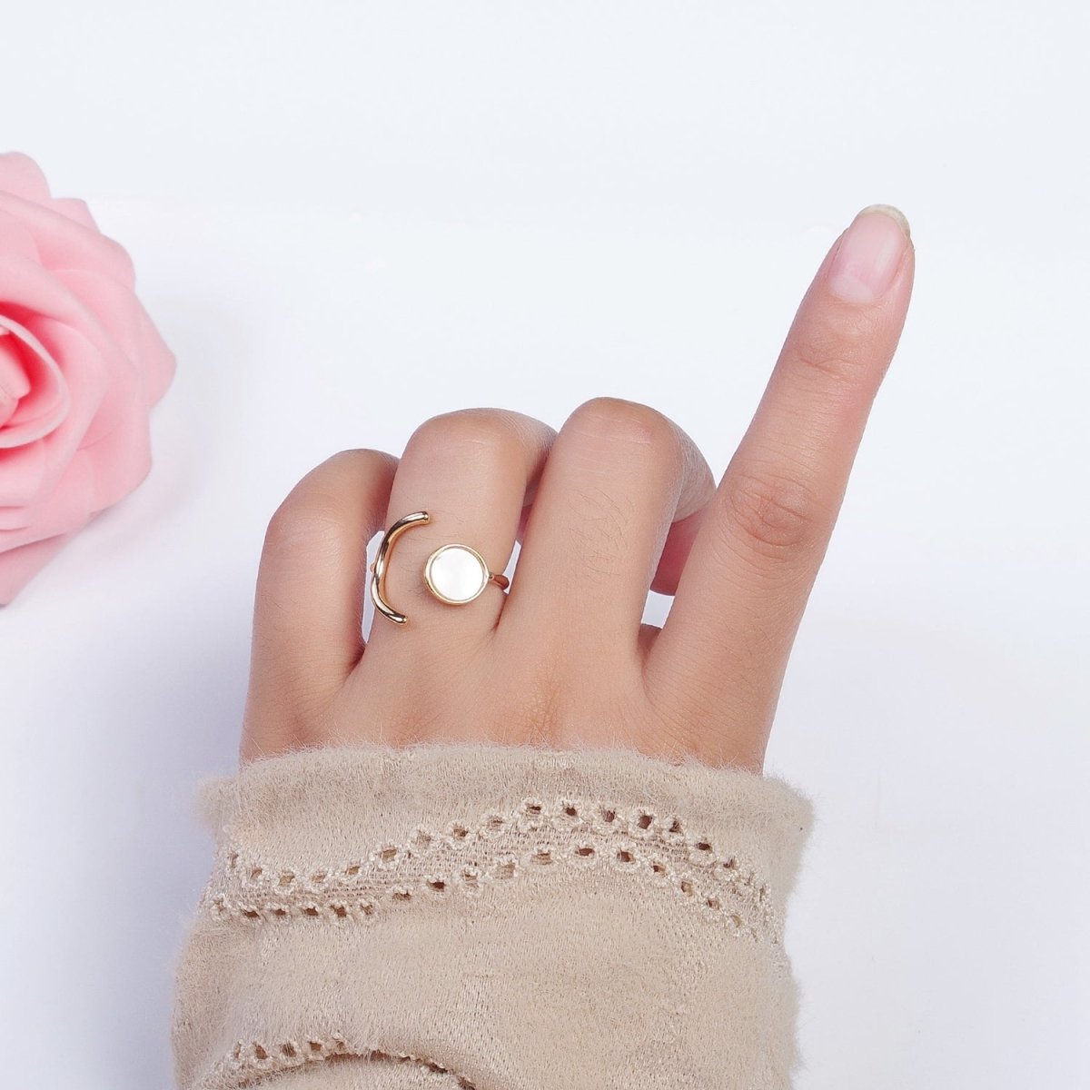 Geometric Crescent Round Shell Pearl Adjustable Gold Ring | Y-546 - DLUXCA
