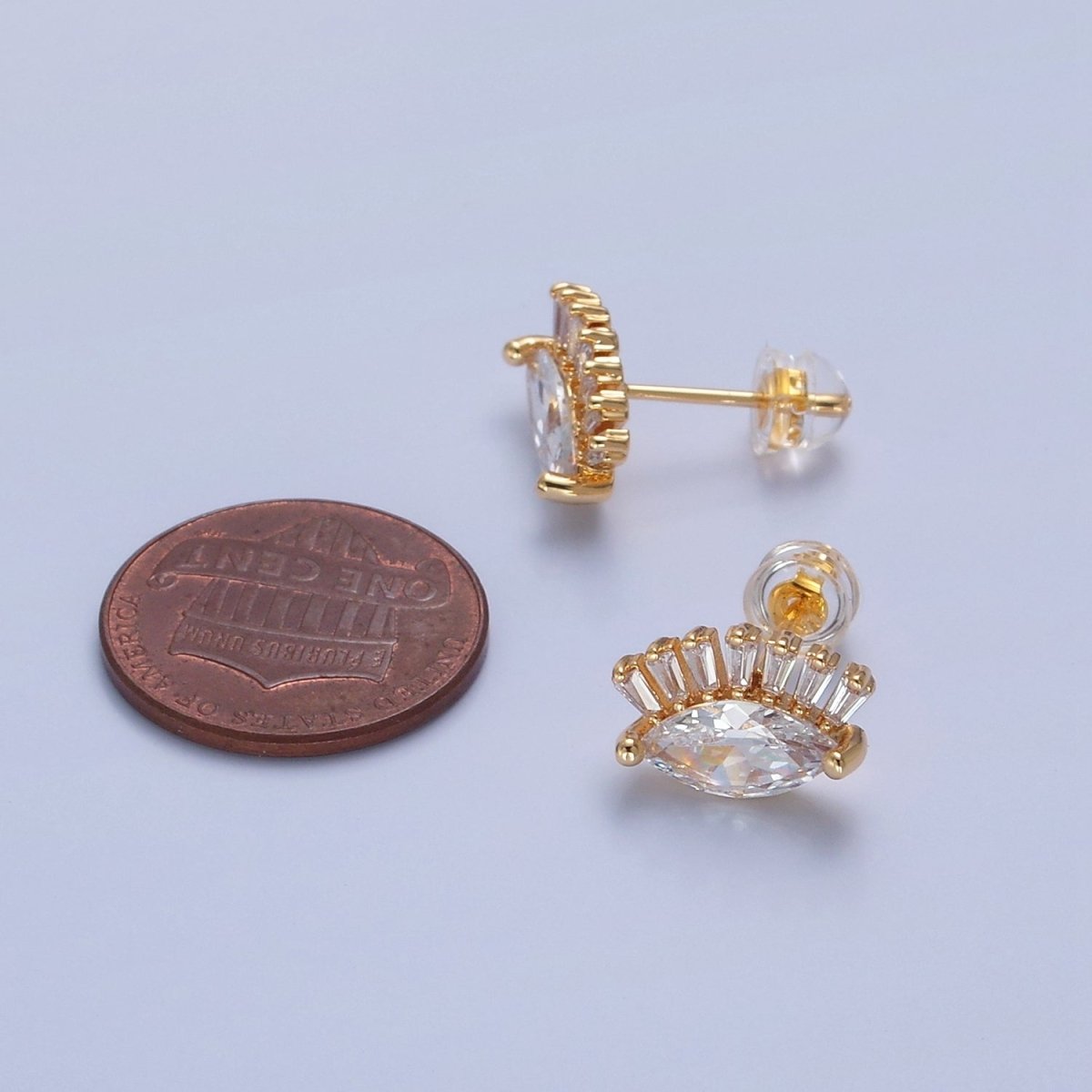 Gold Big Eye Stud Earring T-473 - DLUXCA